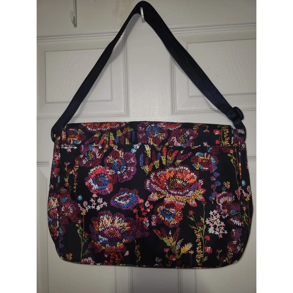 NEW Vera Bradley Lighten Up Essential Messenger Bag Midnight Wildflowers NWT - Picture 3 of 7